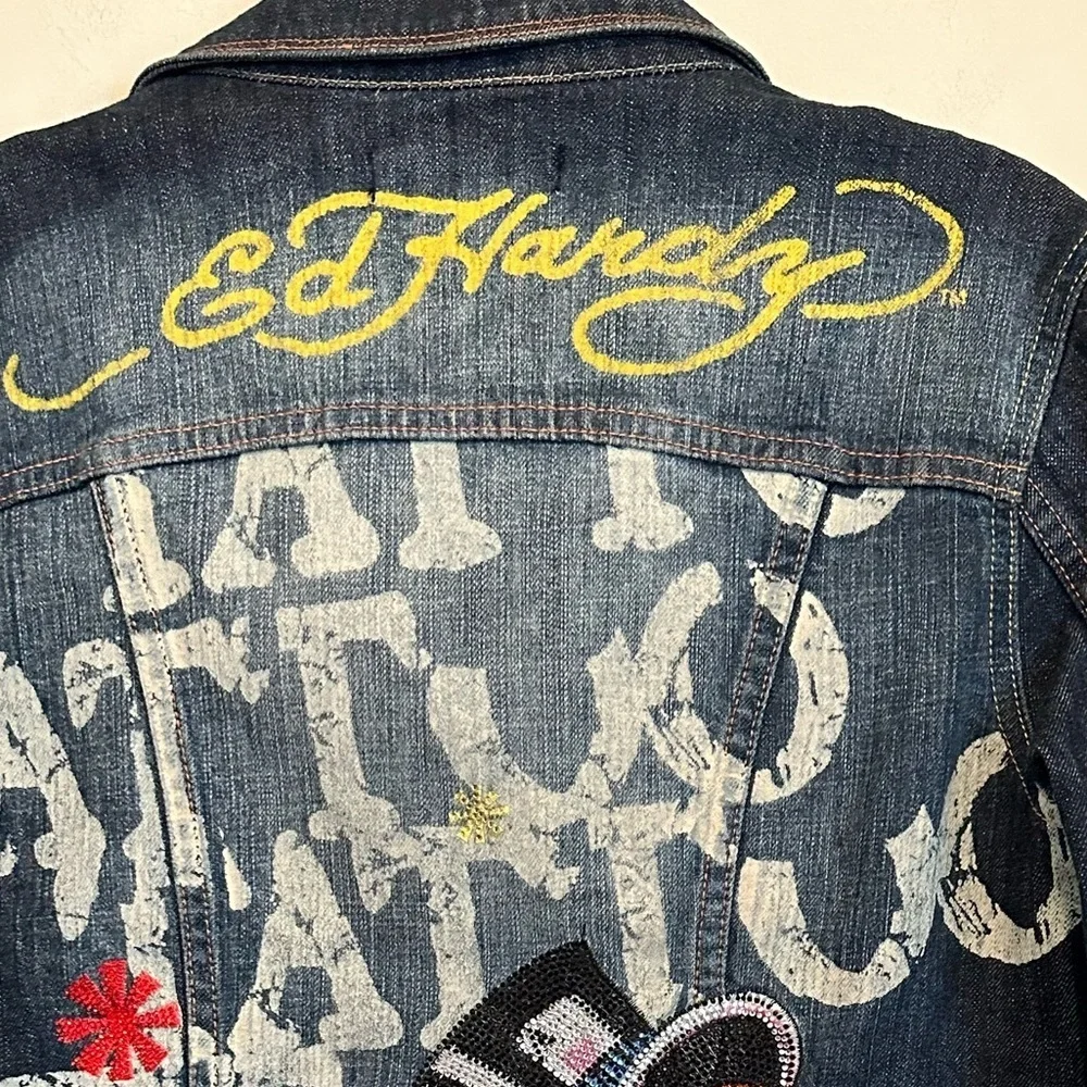 ED HARDY RHINESTONE TATTOO DENIM TRUCKER JACKET | Size Medium | EUC - Picture 8 of 9
